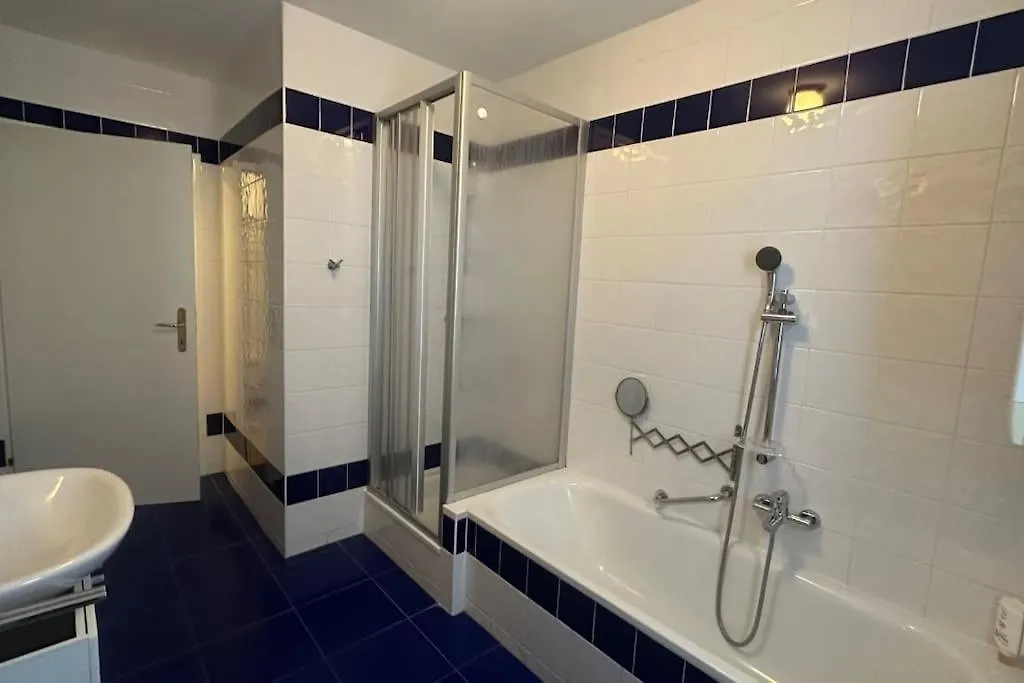 Modern Flat Incl Parking, Near Metro U1 Apartment Vienna Austria