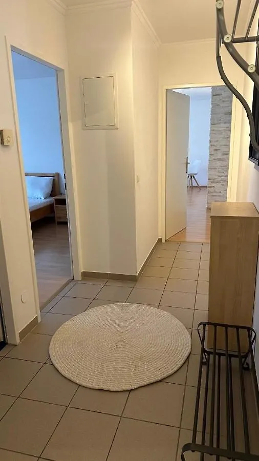 Modern Flat Incl Parking, Near Metro U1 Apartment Vienna Austria