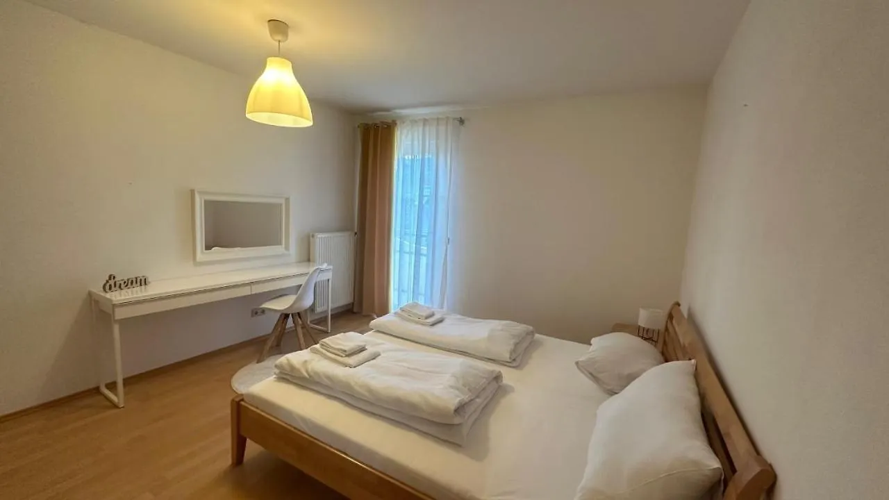 Modern Flat Incl Parking, Near Metro U1 Apartment Vienna Austria